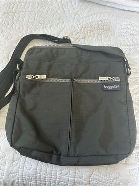 Baggallini Black Messenger Crossbody Bag